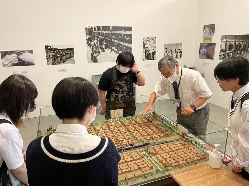 ホロコースト記念館へ職業体験プログラムに行ってきました